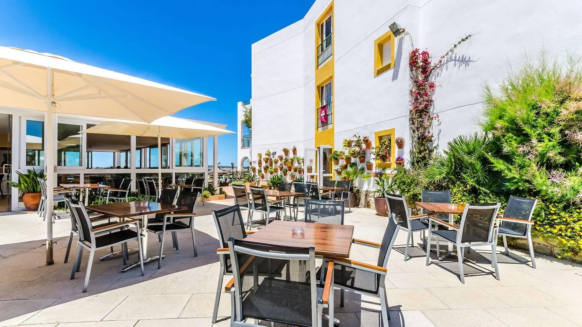 Apartamentos Blancala Cala Blanca  2*, Cala Blanca (Menorca)